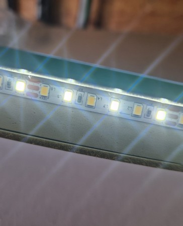 ledy przekruj lustra.jpg