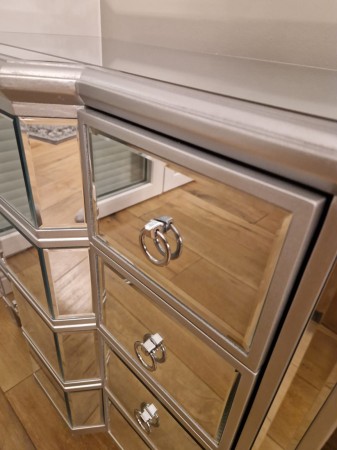 komoda glamour lustrzana.jpg