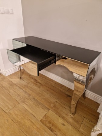 konsola ze stali nierdzewnej z czarnym blatem 1.jpg