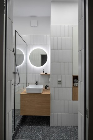 LUSTRO-OKRAGLE-LED-FI-70cm-LAZIENKOWE-PODSWIETLANE-Marka-Home-Decor-Group.jpg