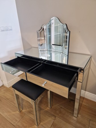 Toaletka lustrzana glamour 2.jpg