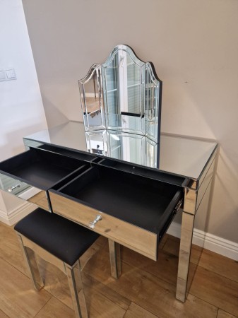 Toaletka lustrzana glamour 3.jpg