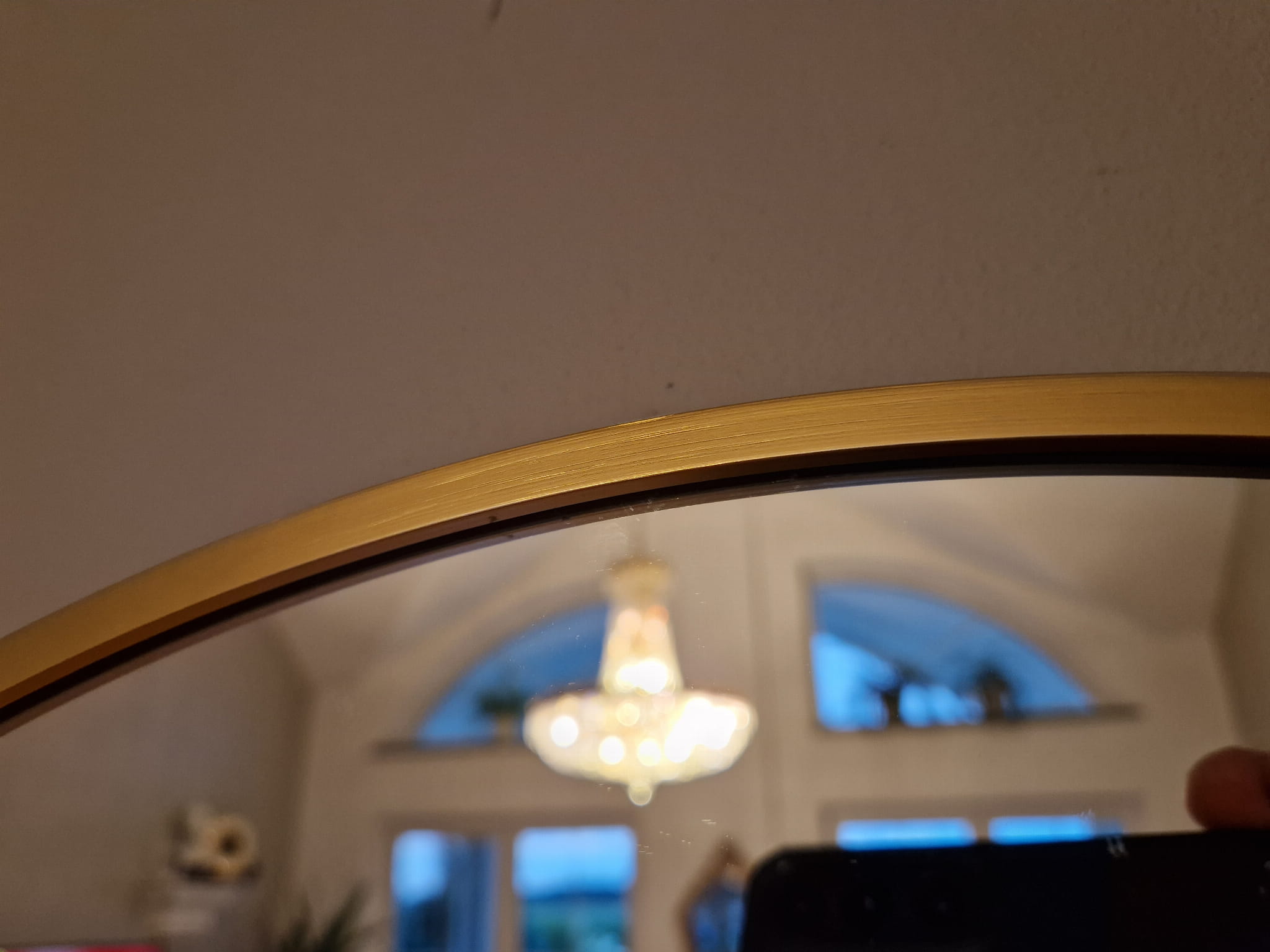 Lustro  okrągłew złotej ramie fi 90 cm